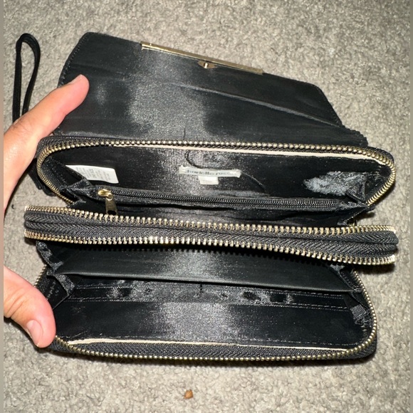 ❌SOLD❌ CLUTCH - Picture 2 of 4